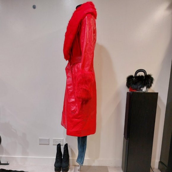 💥SHOWSTOPPER💥Leather Coat with Oversized Fur Collar in Shiny Scarlet Red - Picture 4 of 16